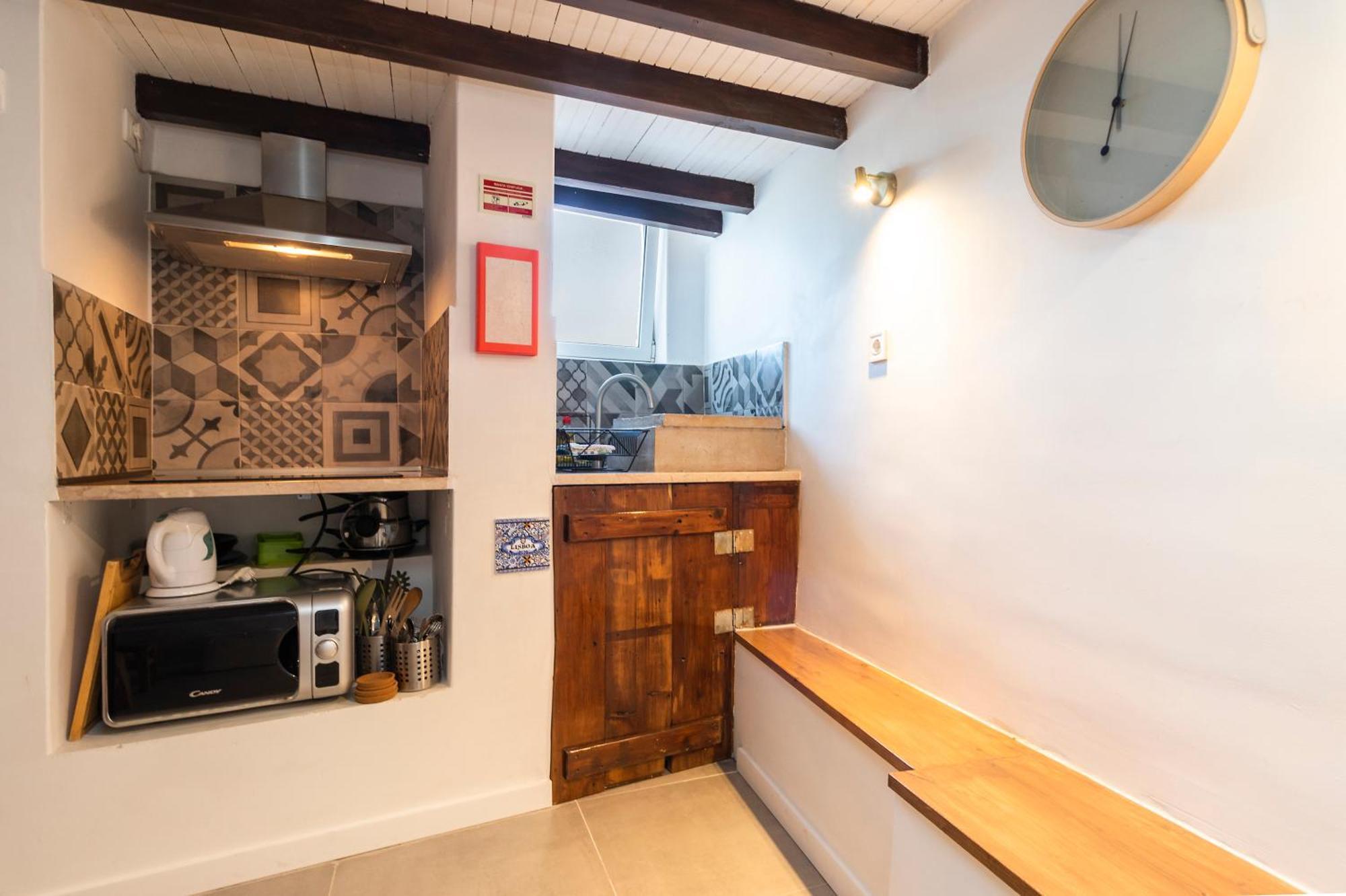 Delightful & Quirky With River Views Apartment