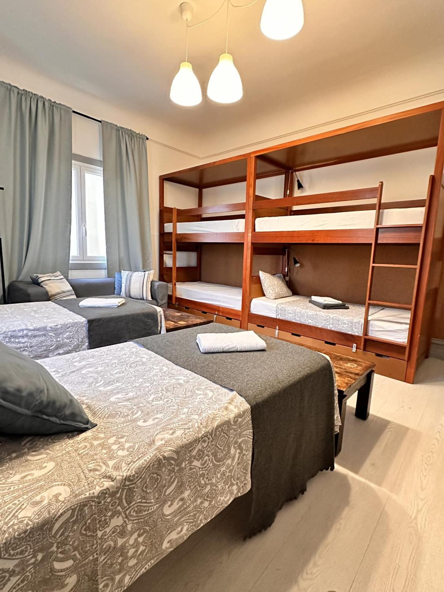 Ey Lisbon Guesthouse Hostel