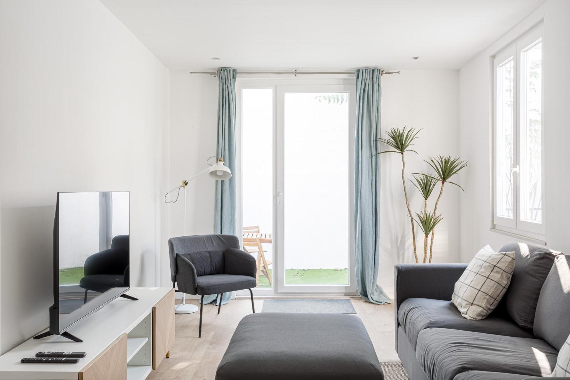 Joivy Minimalistic W Patio In Principe Real Apartment Lisbon