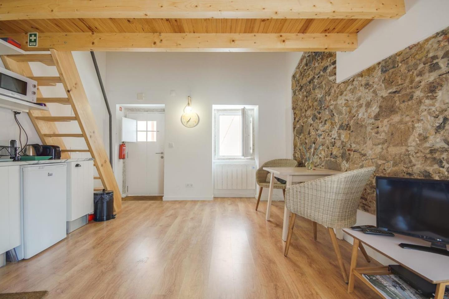 Classic Homes: Bright & In Belem Holiday home