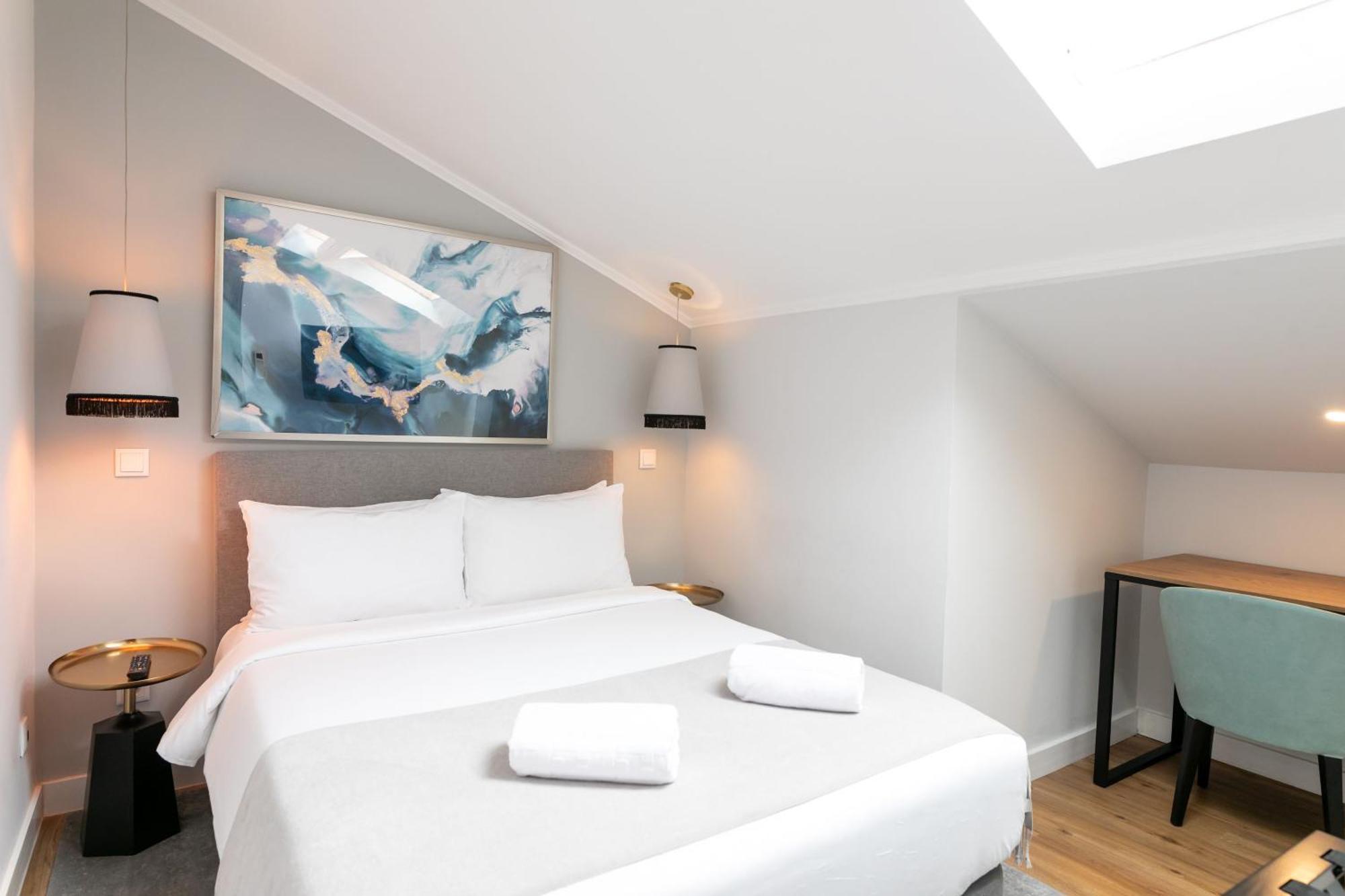85 & By Ridan Lisbon