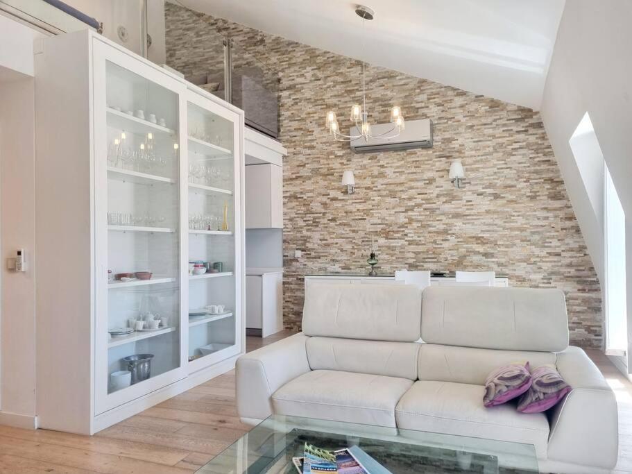Aurore Duplex - New Lisbon