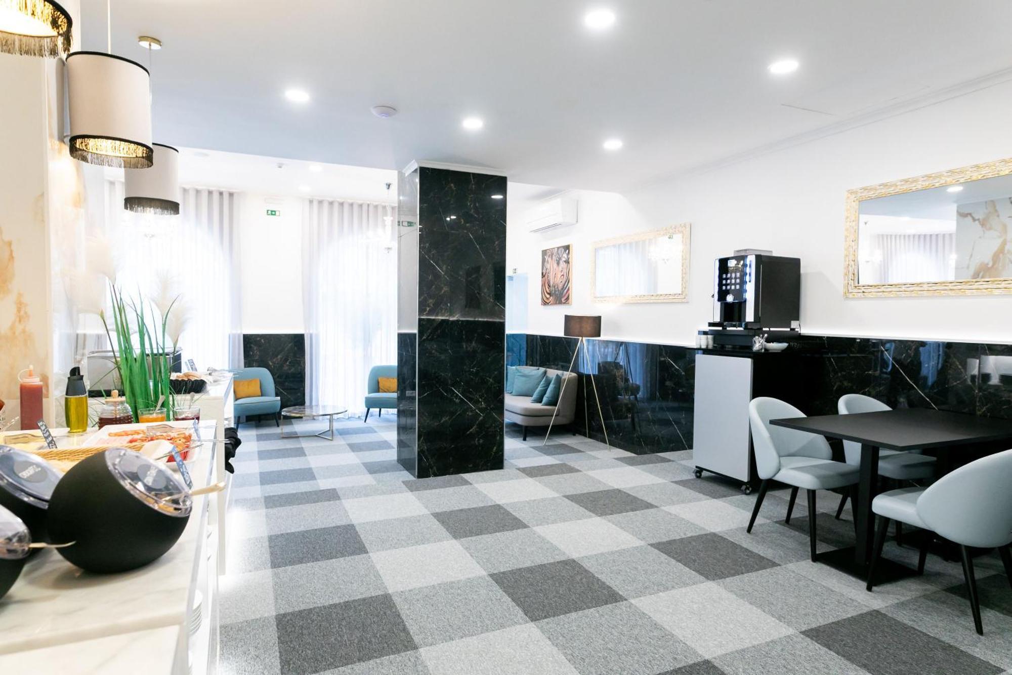 85 & By Ridan Lisbon