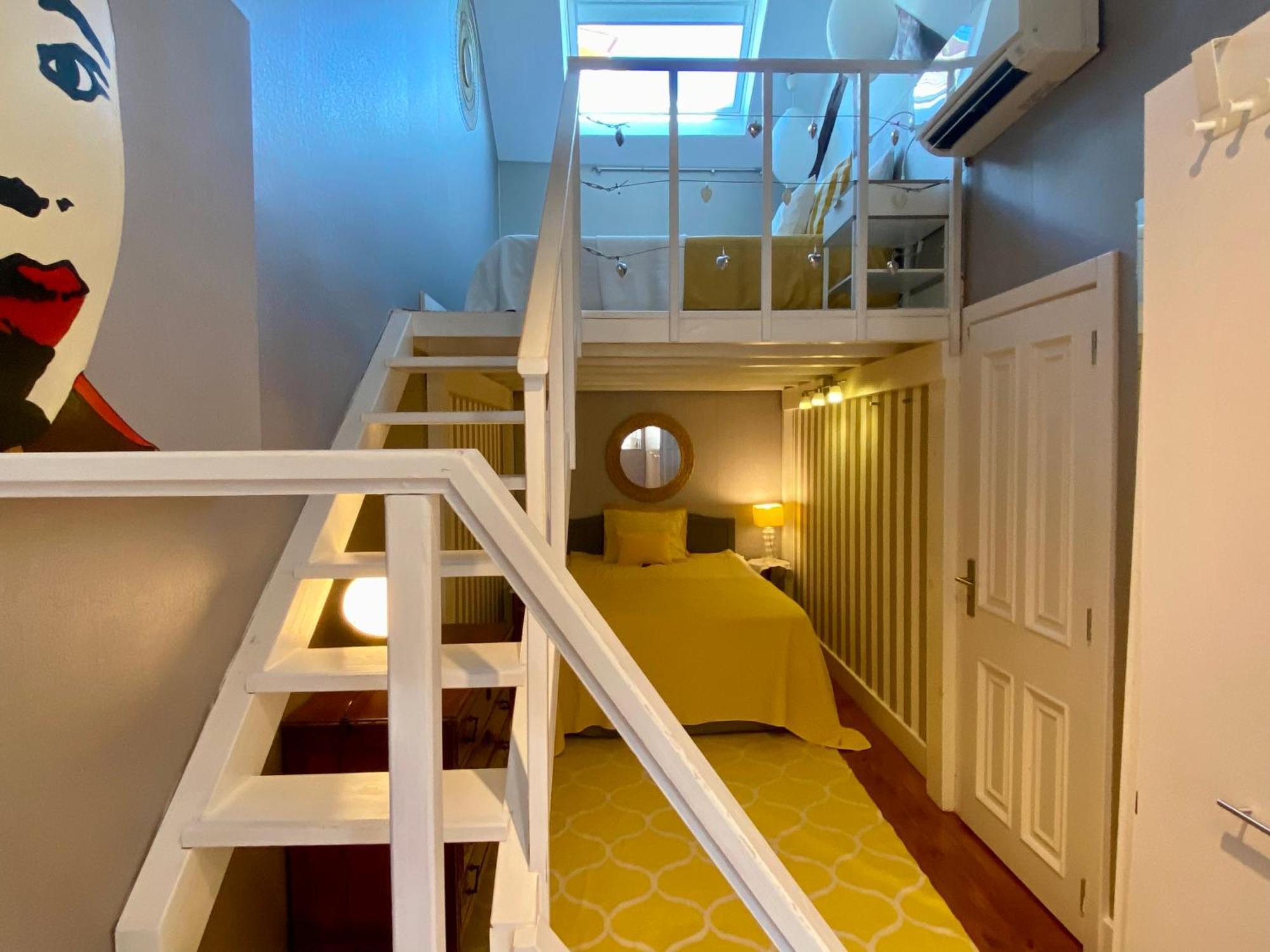 Apartment With Mezzanine Rua Da Moeda