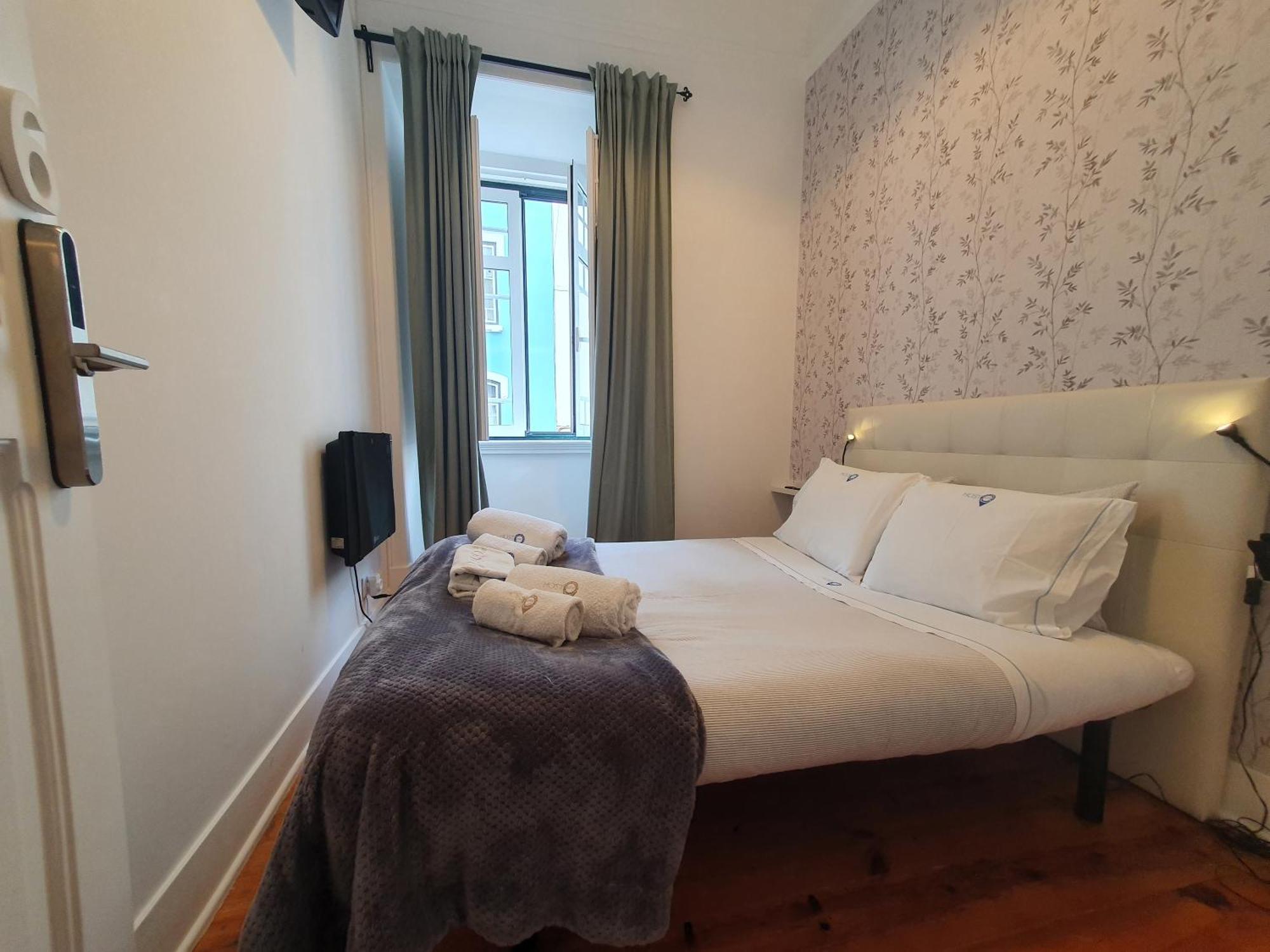 Estrela Charming 2 By Host-point