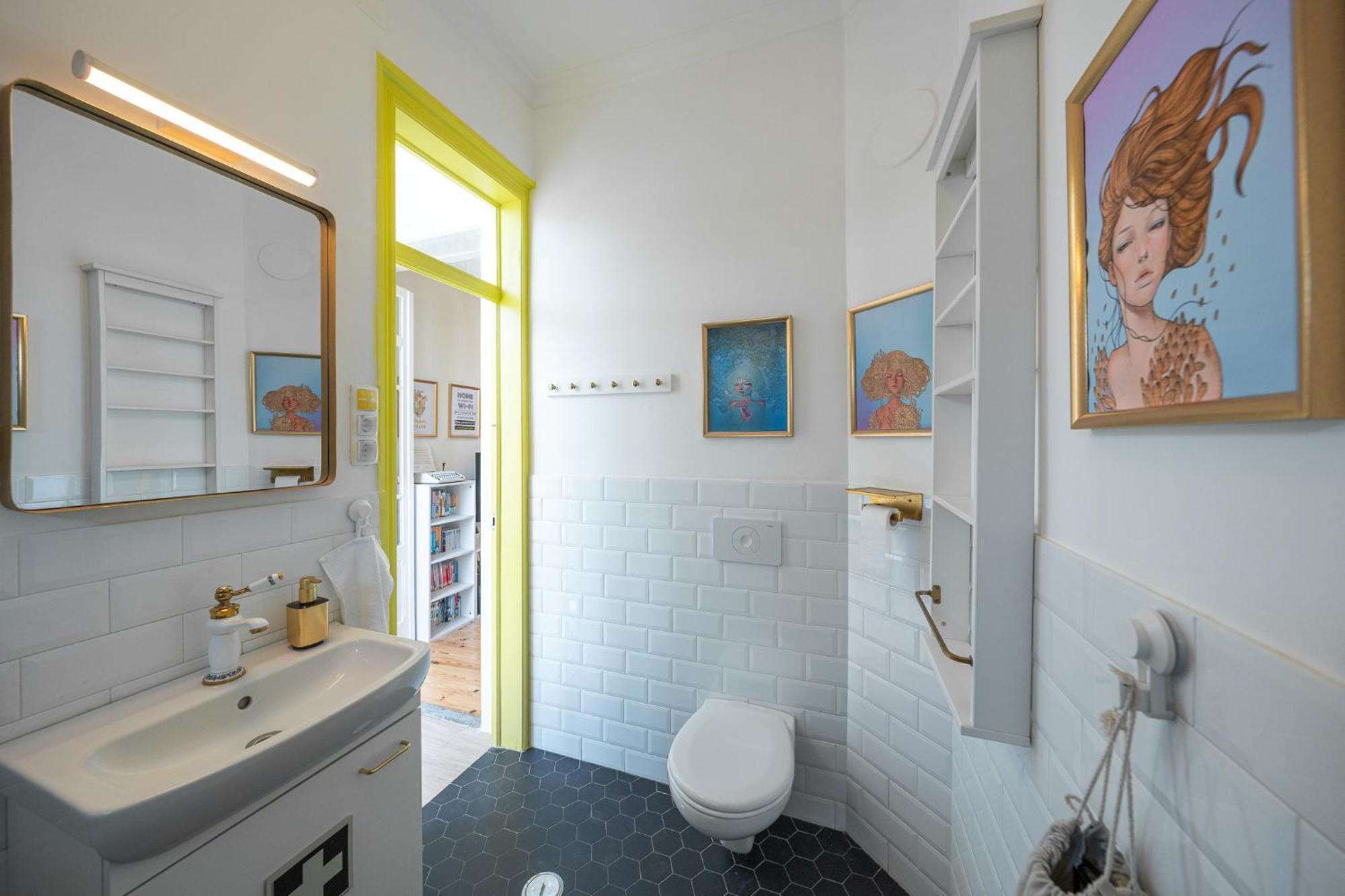 Wanderful - Travel Themed Apartment *
