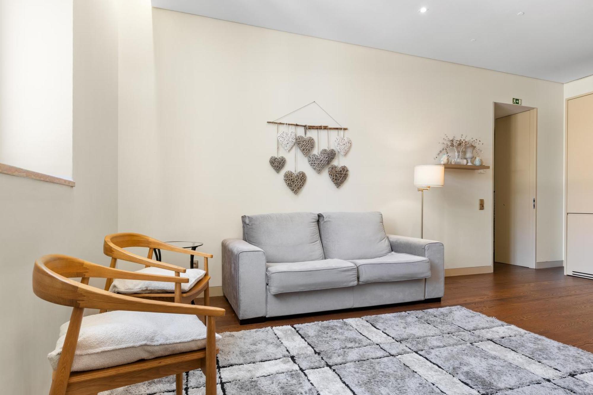 Apartment Timeout Market 2 Bedrooms