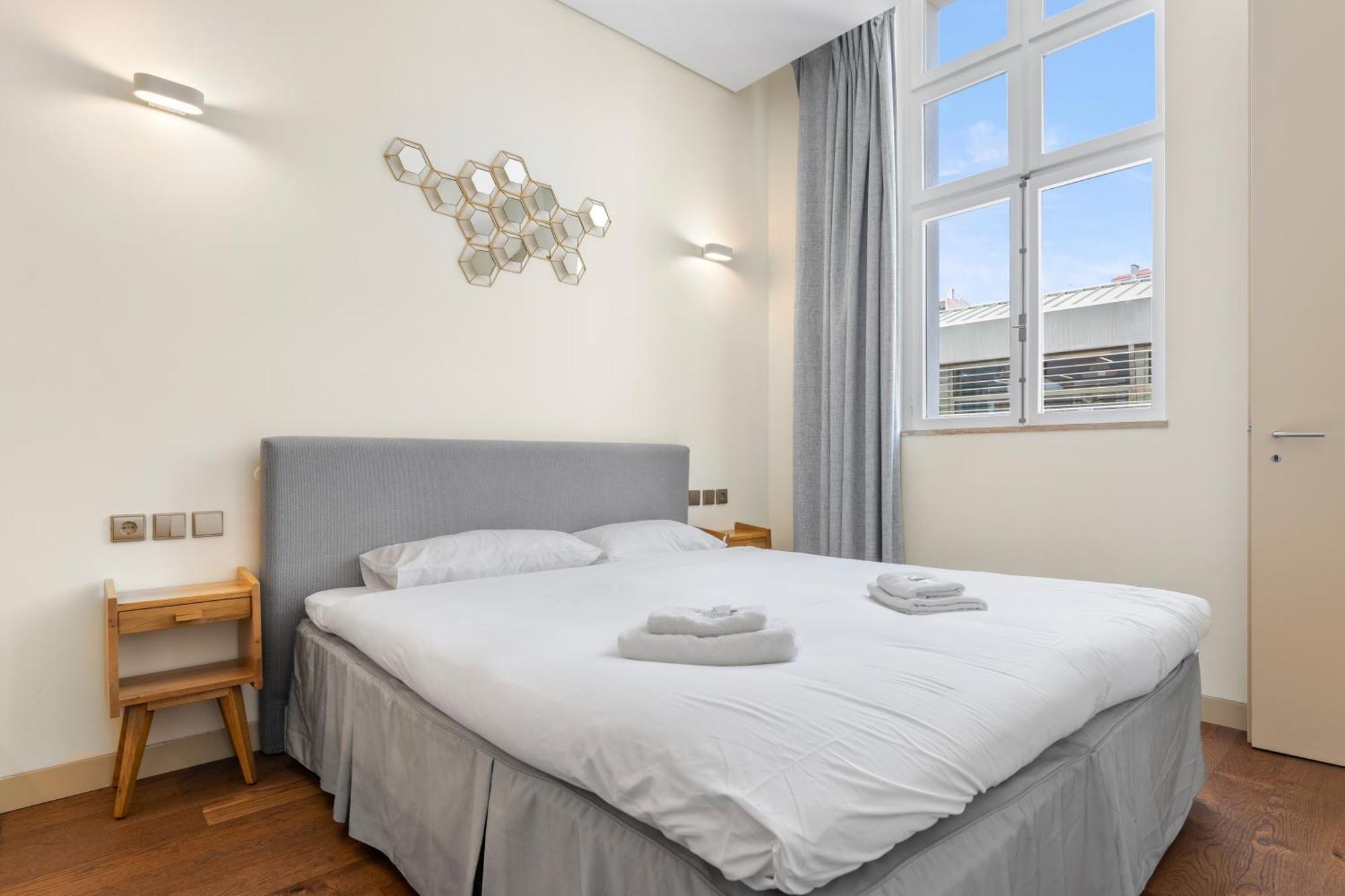 Apartment Timeout Market 2 Bedrooms