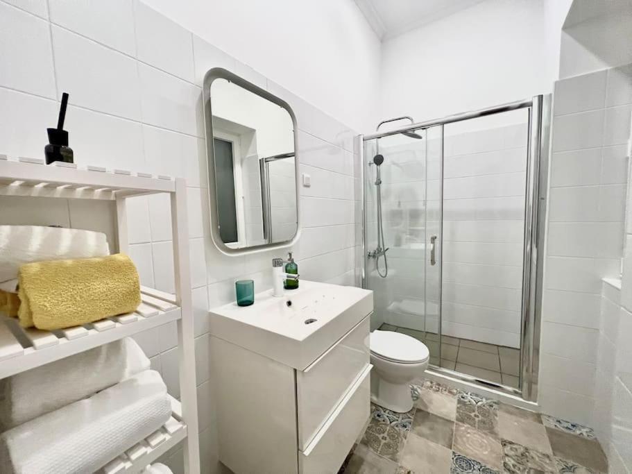 Beautiful Gloria - 120m2 With A/c And Garden Lisbon