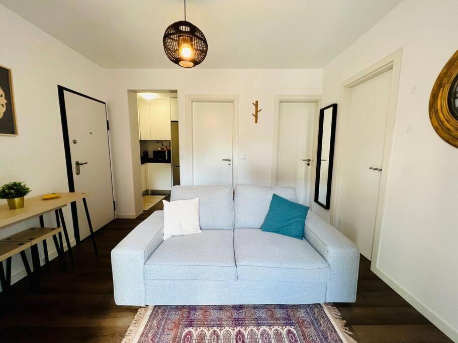 Modern Comfort Within Ancient Streets Apartment