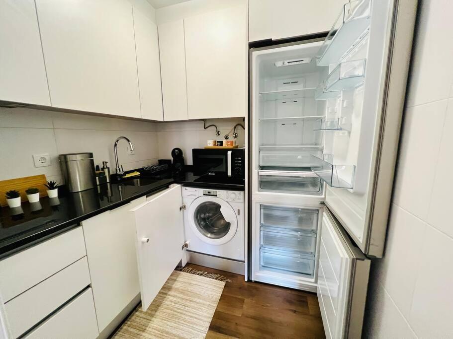 Apartment Modern Comfort Within Ancient Streets Lisbon