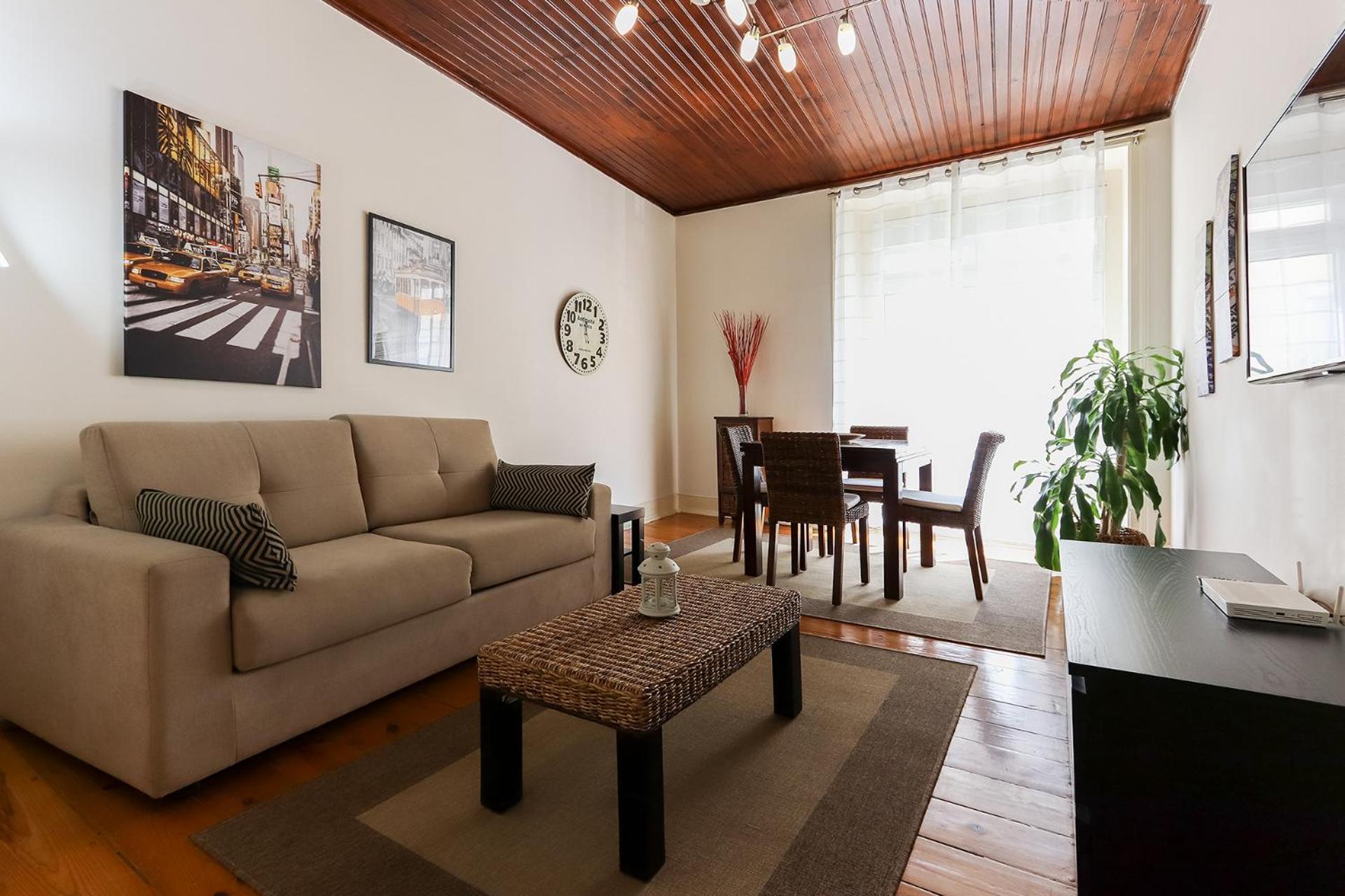 Cozy And Sunny - Anjos, * Lisbon