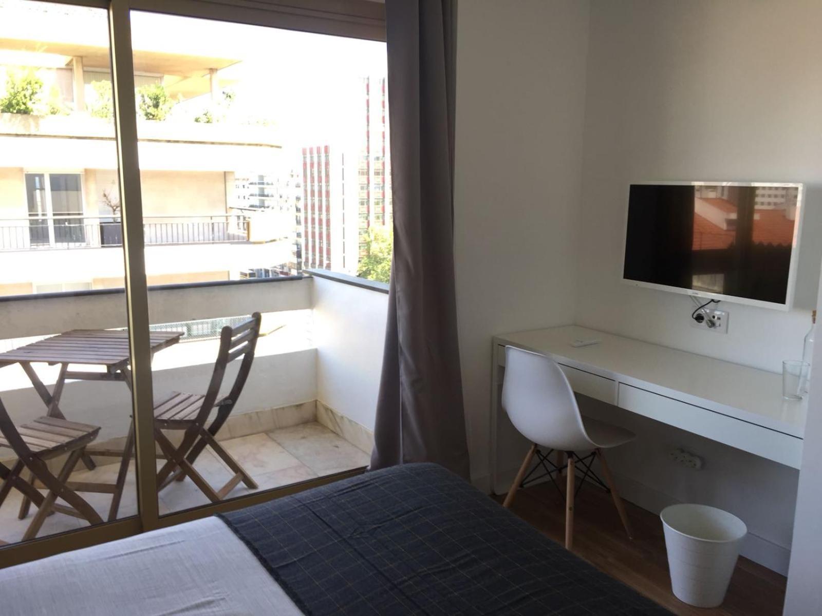 Republica83-campo Pequeno Guest house Lisbon