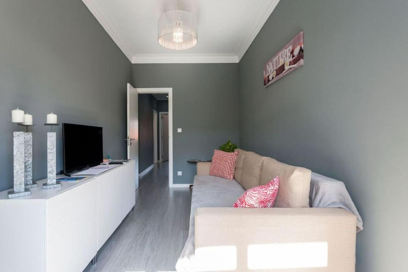 Be Local - With 2 Bedrooms In Moscavide - Lisbon