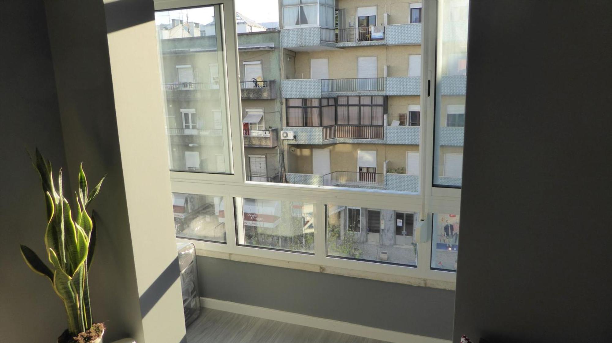 Be Local - With 2 Bedrooms In Moscavide - Apartment