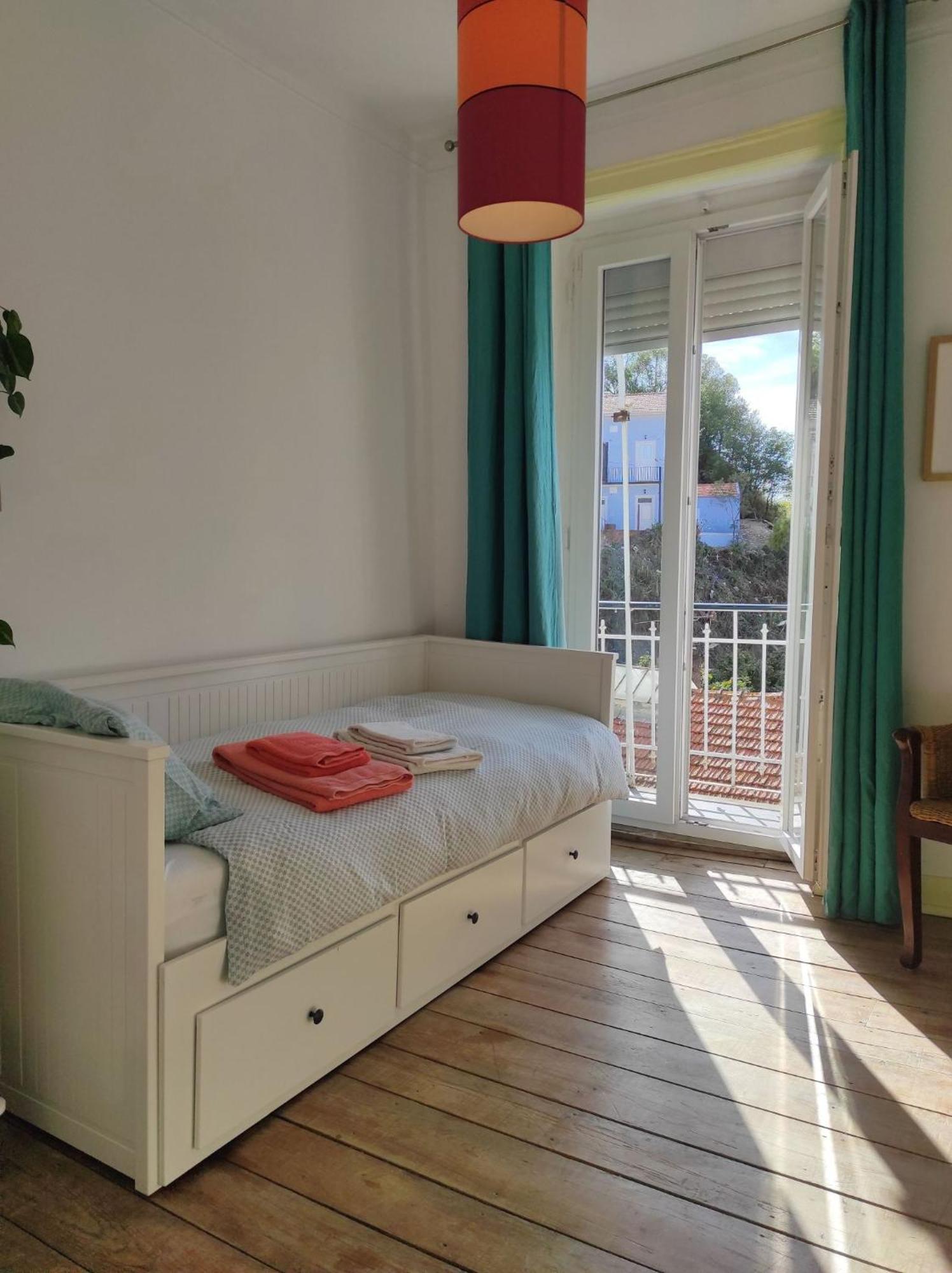 Charming Flat With 2 Bedrooms On Lisbon's 7th Hill Lisbon