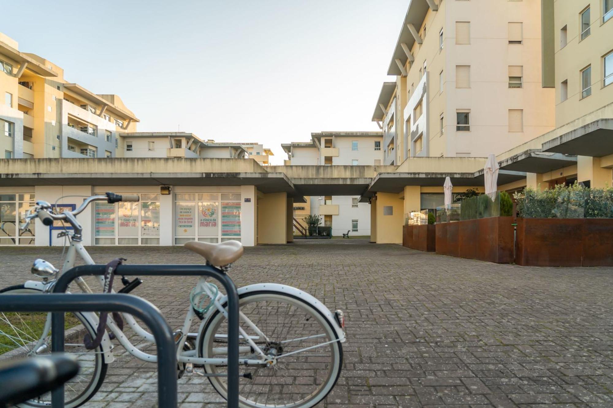 T3 Com Piscina Tenis Ginasio E Parq Infant Apartment