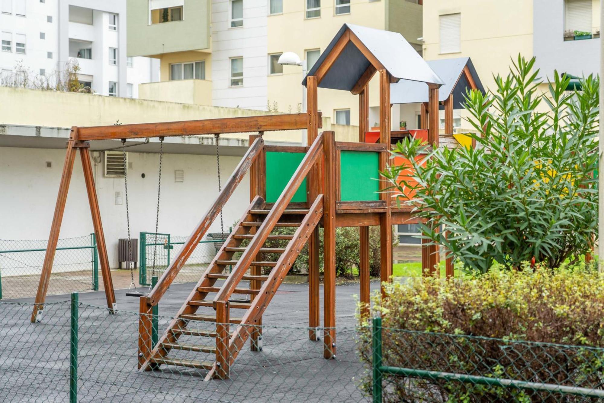 T3 Com Piscina Tenis Ginasio E Parq Infant Lisbon