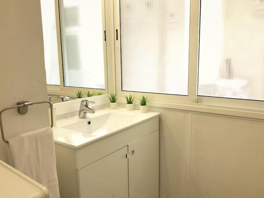 Apartment Sj1d+e Heart Of Baixa New A/c Spacious 2 Apts 5br2ba Lisbon