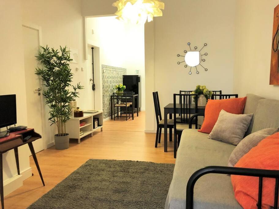 Apartment Sj1d+e Heart Of Baixa New A/c Spacious 2 Apts 5br2ba *
