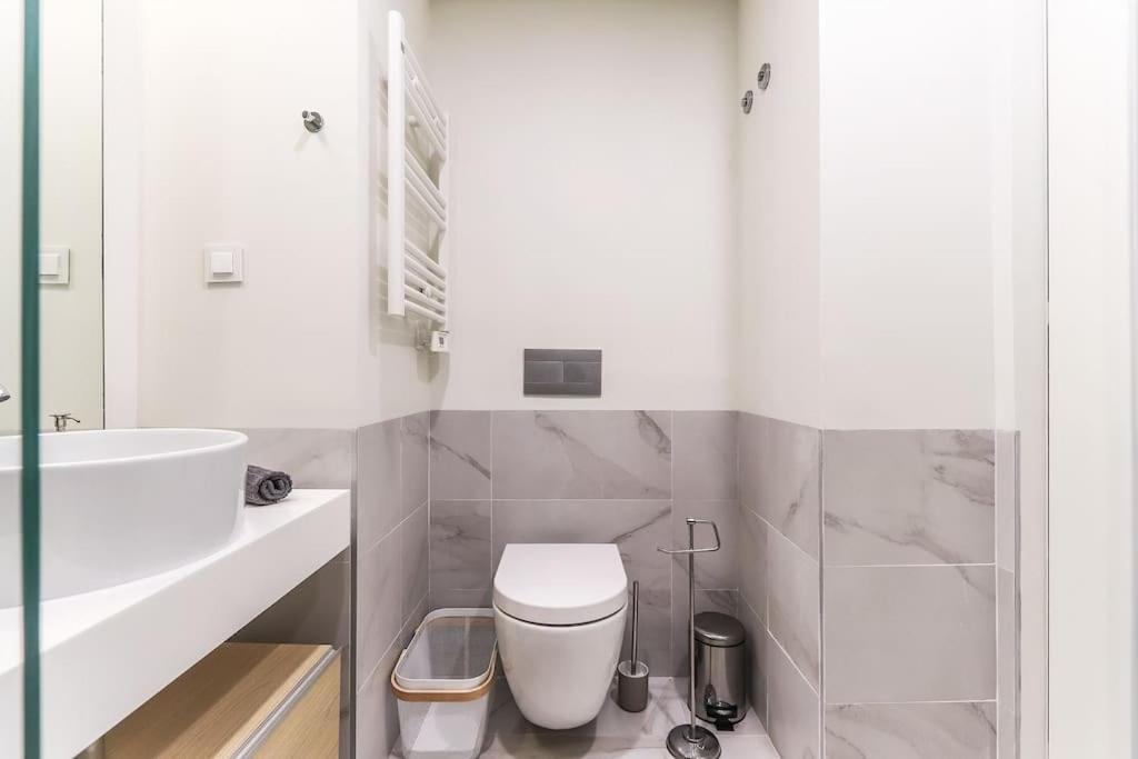 Marques Pombal 2 Bed Ac * Lisboa