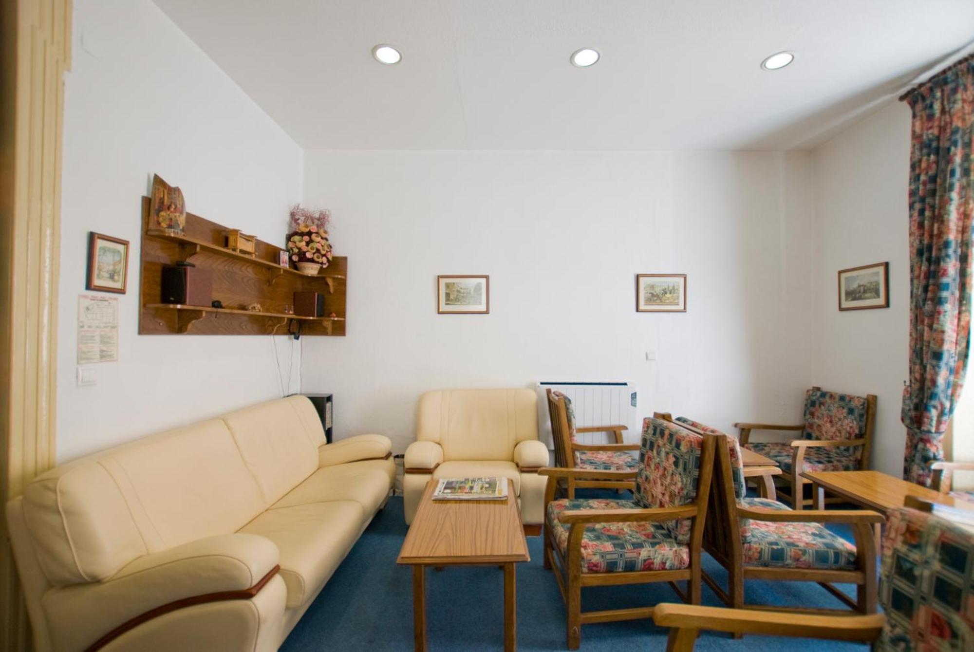 Guest house Residencial Geres 2*