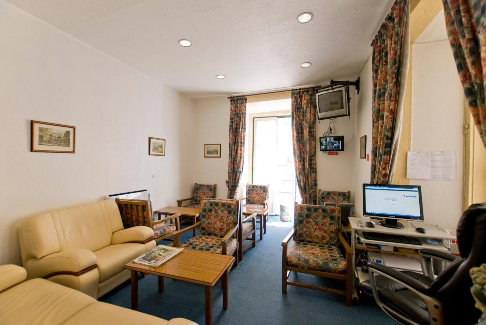 Guest house Residencial Geres 2*