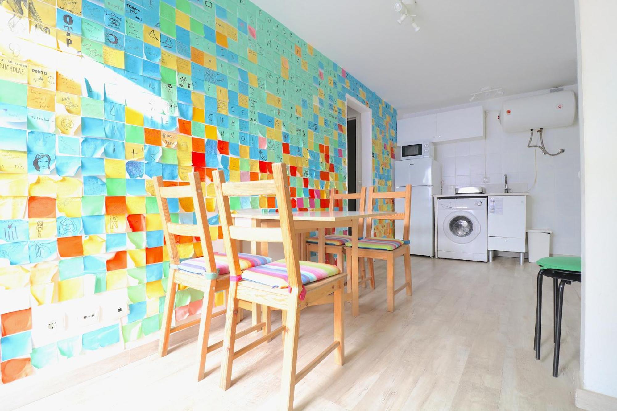 Apartment 7564 Post-its