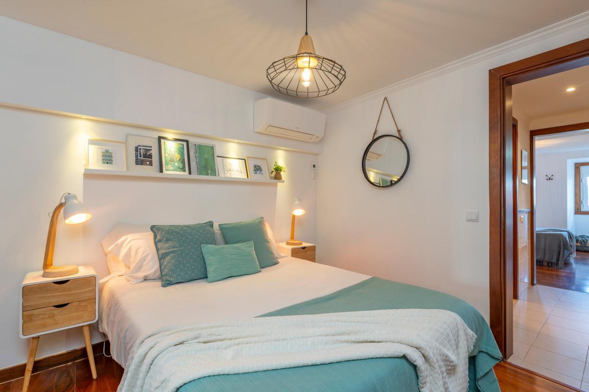 Apartment Superb Overlooking Graca In Lisbon