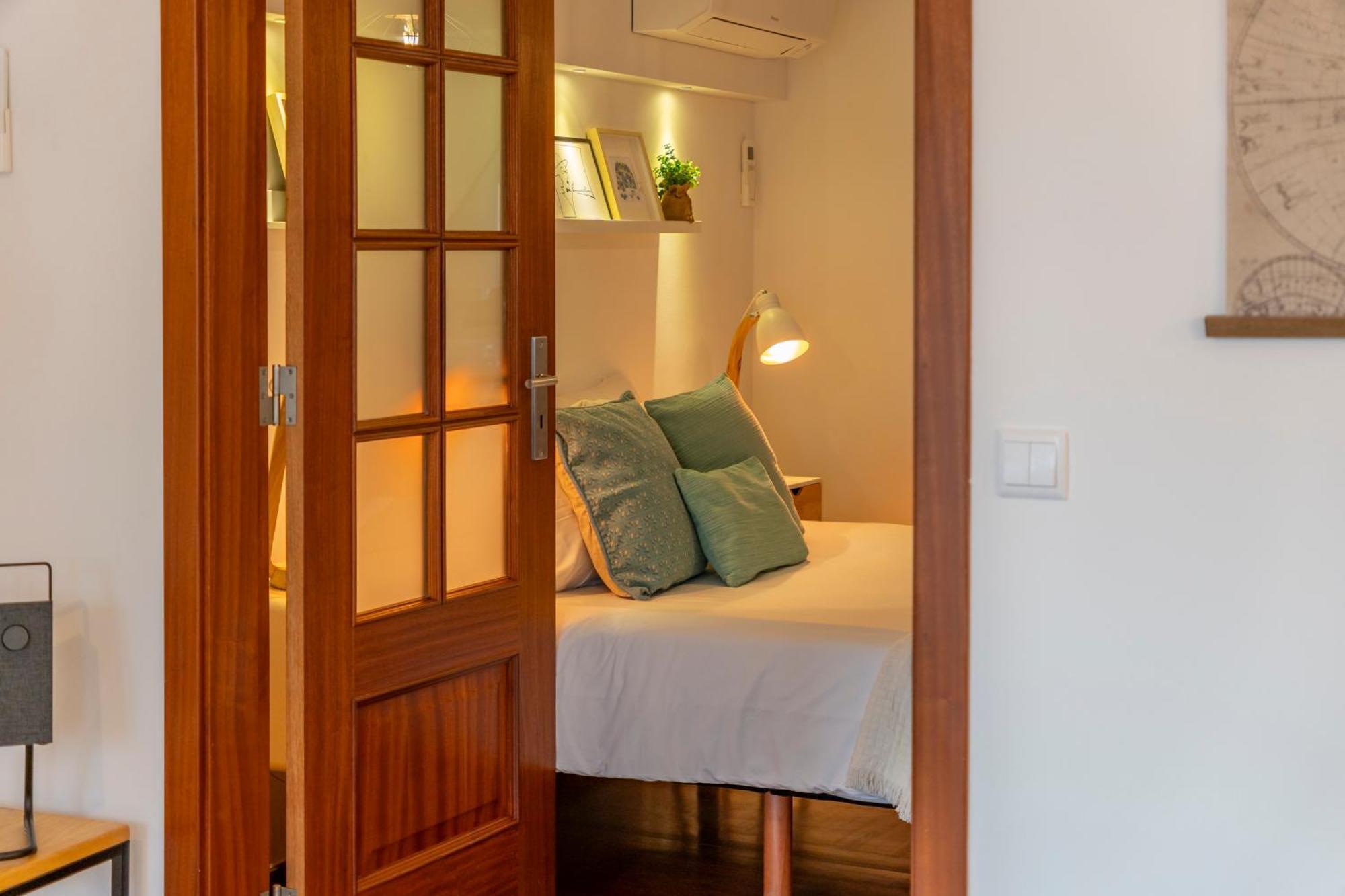 Apartment Superb Overlooking Graca In Lisbon