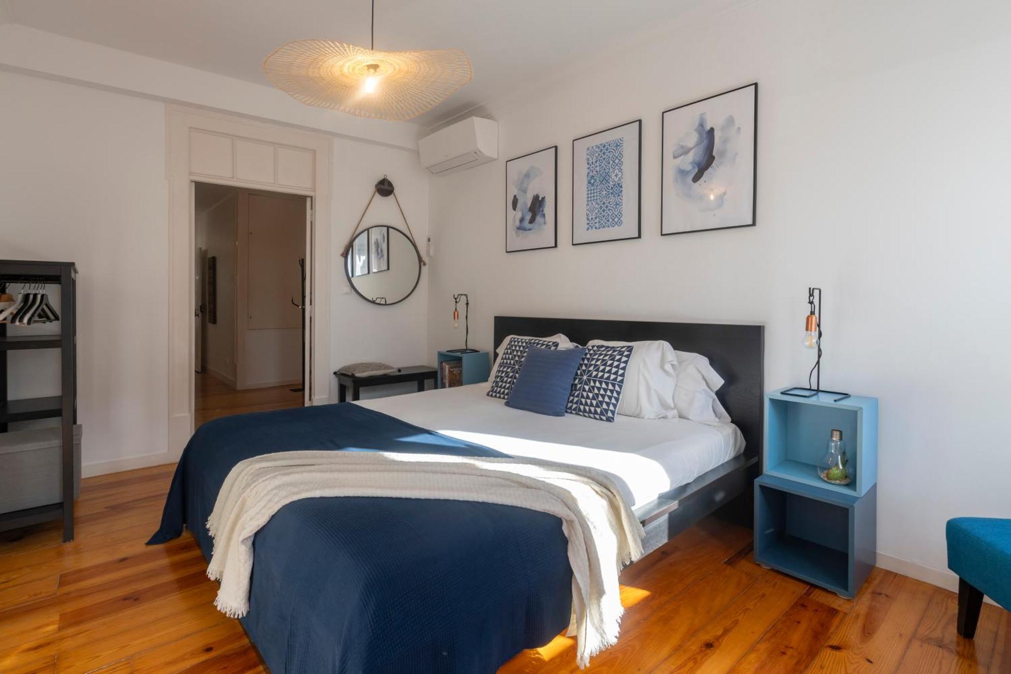 Apartment Superb Overlooking Graca In Lisbon