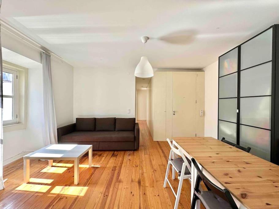 Apartment Cozy In Bairro Alto Lisbon