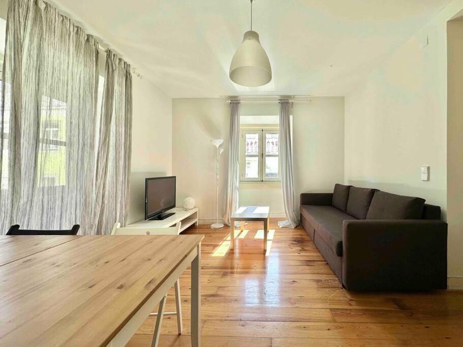 Cozy In Bairro Alto Lisbon