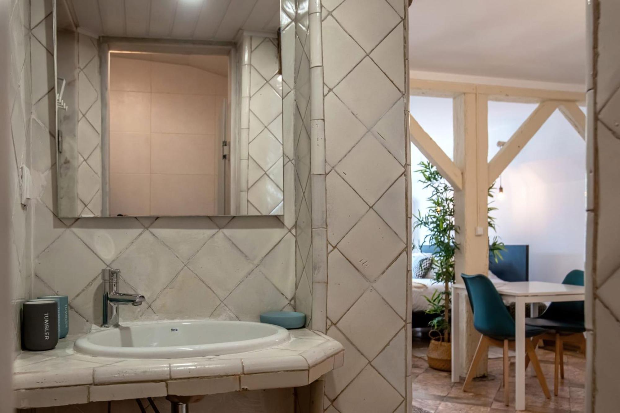 Apartment Original Photographers Studio In Alcantara Lisbon