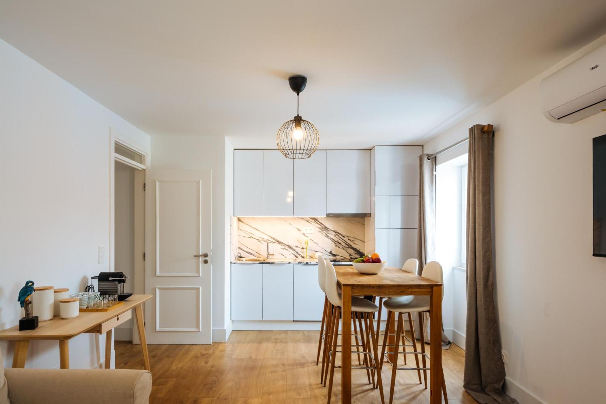 Apartment Skyline By Misha's Place 5e *