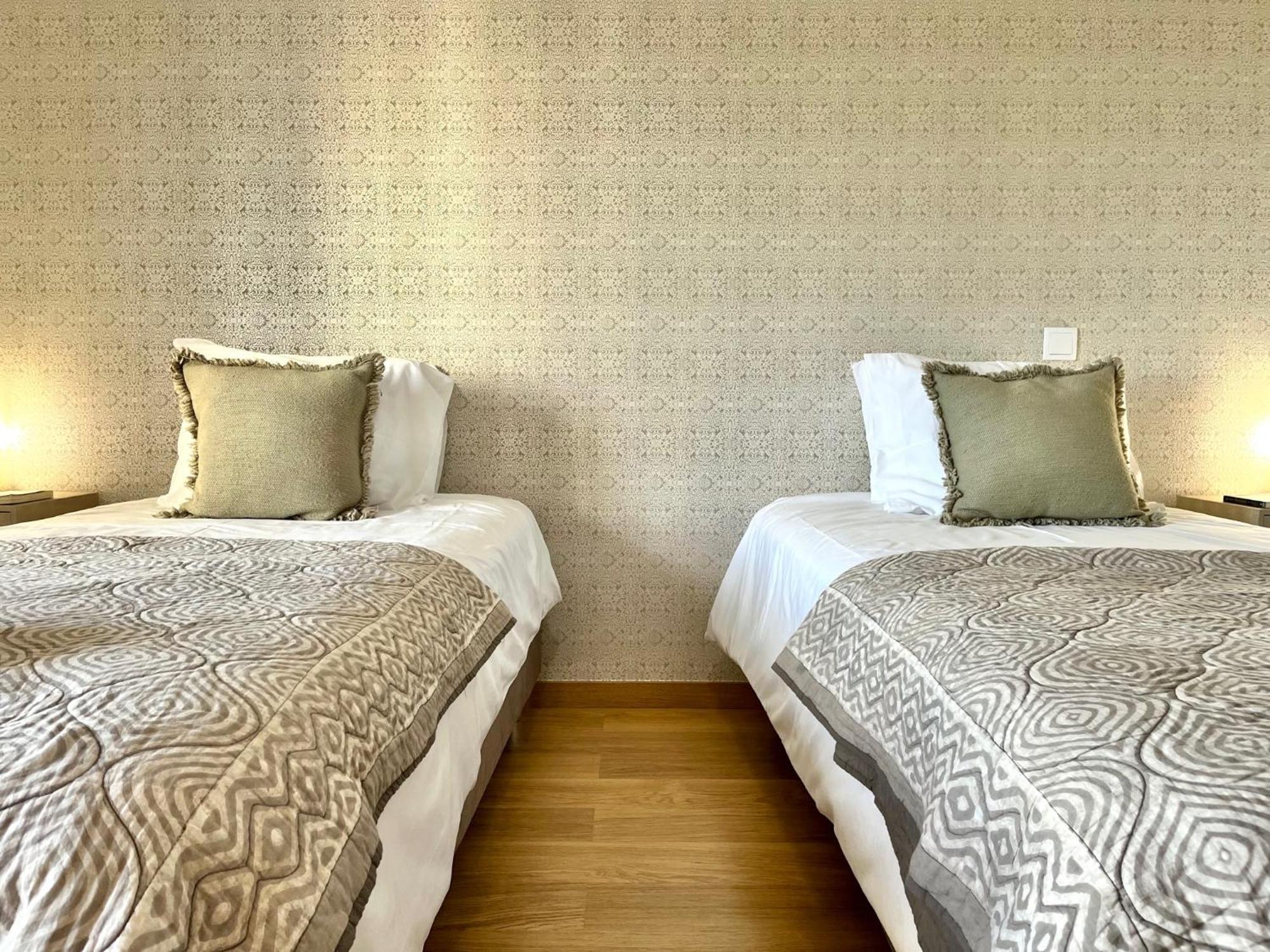 Modern & Spacious With River View Lisbon
