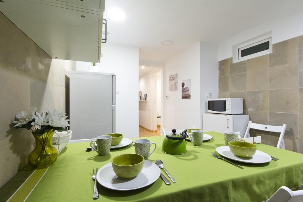 Bairro Alto - Bica 1 *