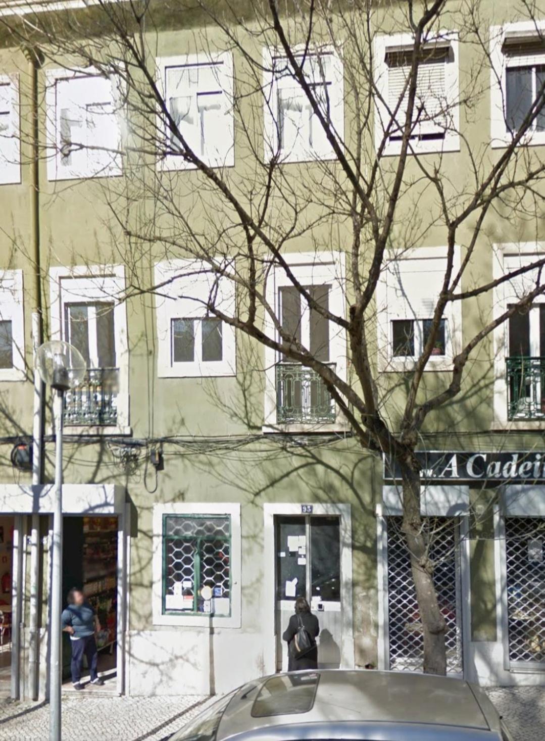 Comfy 3 Bedroom Campo De Ourique Apartment *