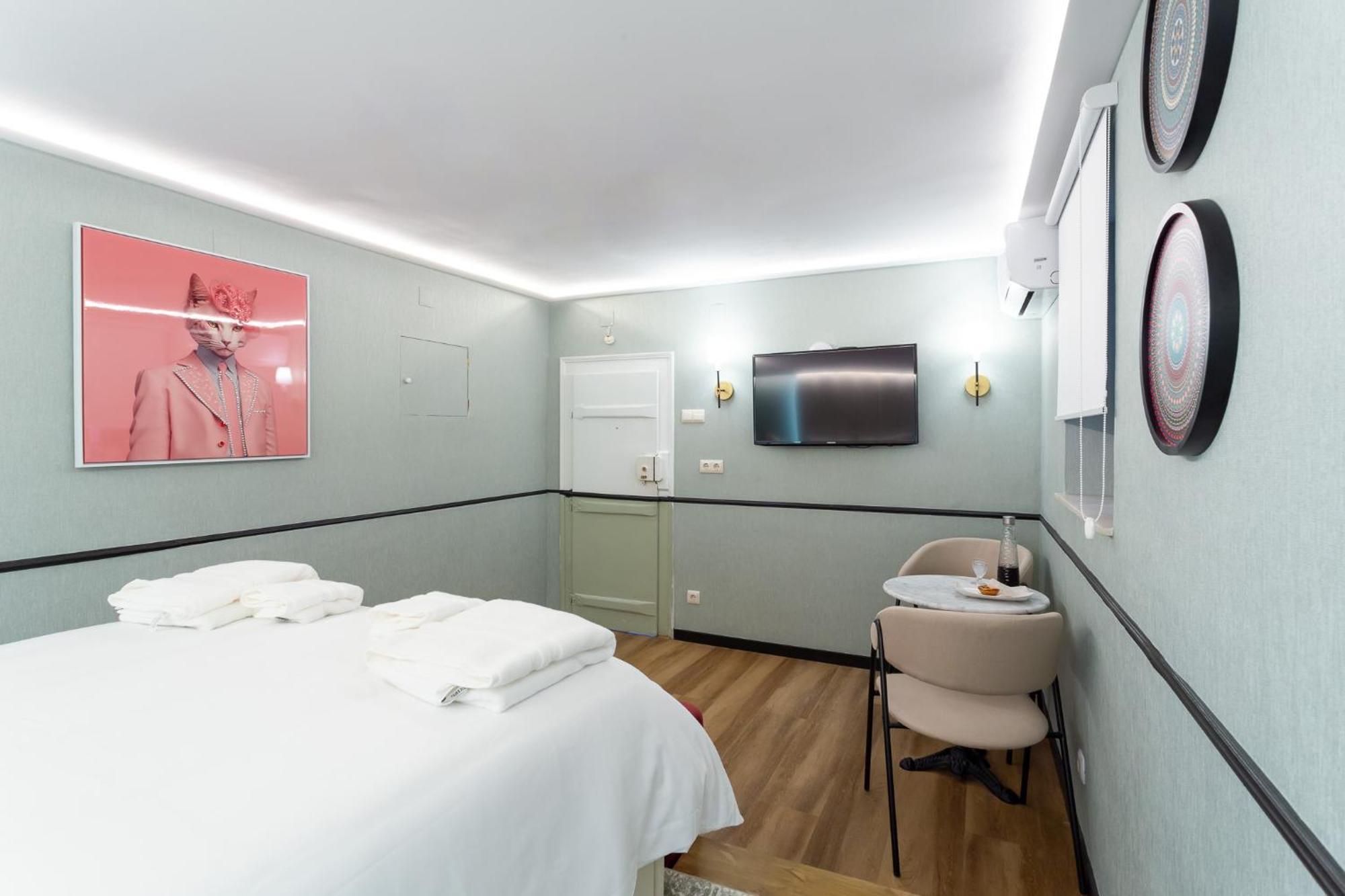 Camoes Lounge W/courtyard * Lisbon