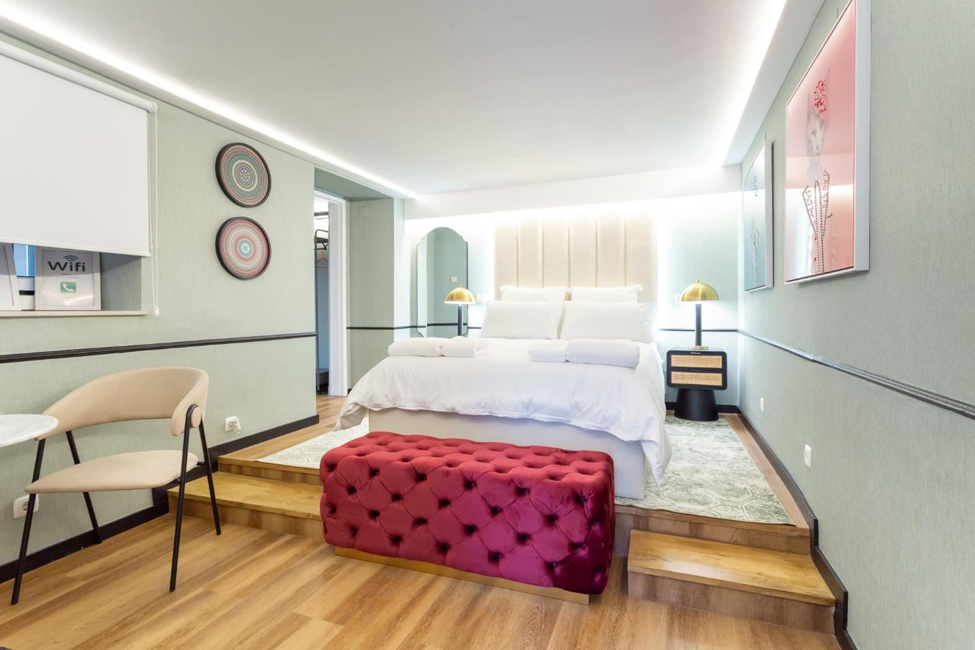 Camoes Lounge W/courtyard Apartment Lisbon
