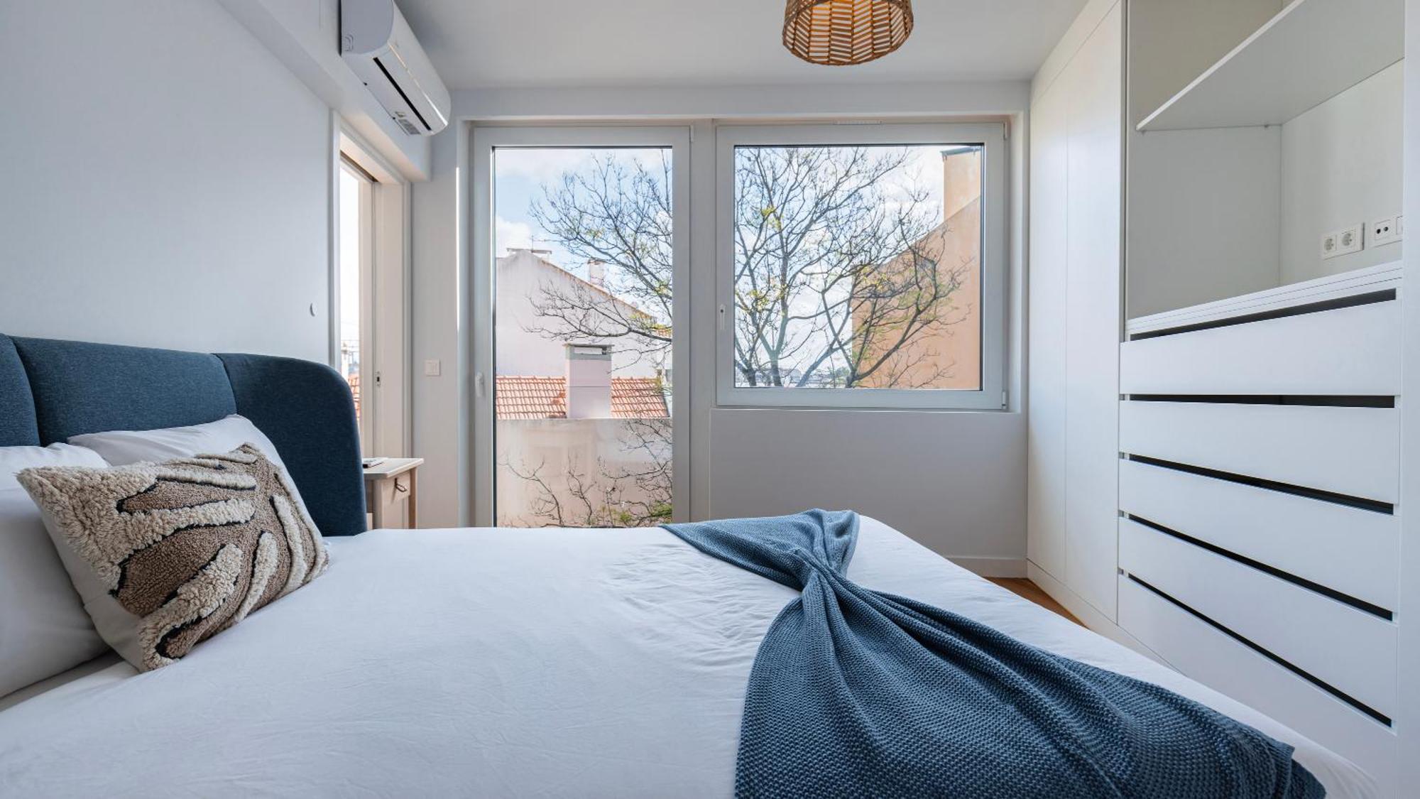 Classy 2bdr House With Balcony By Lovelystay Apartment Lisbon