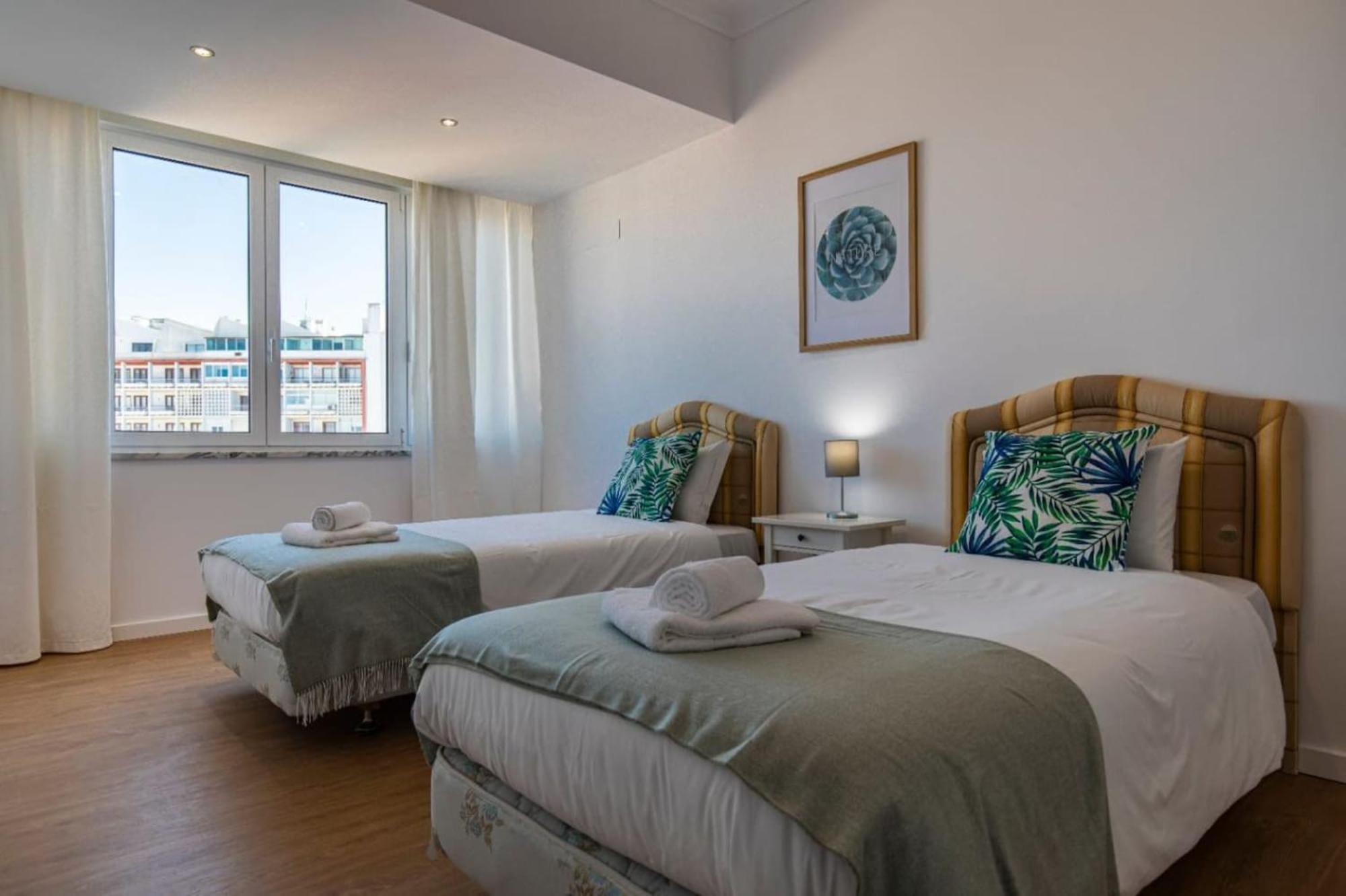 Apartment 112 Ii *