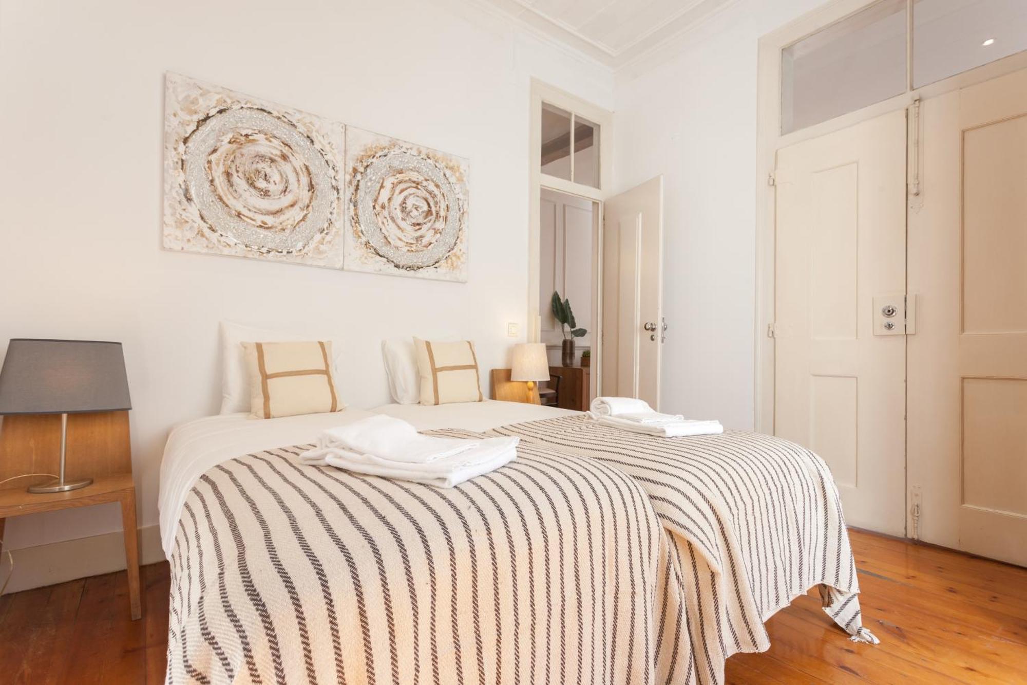 Apartment Tejo Vintage Three-bedroom - By Lu Holidays Lisbon