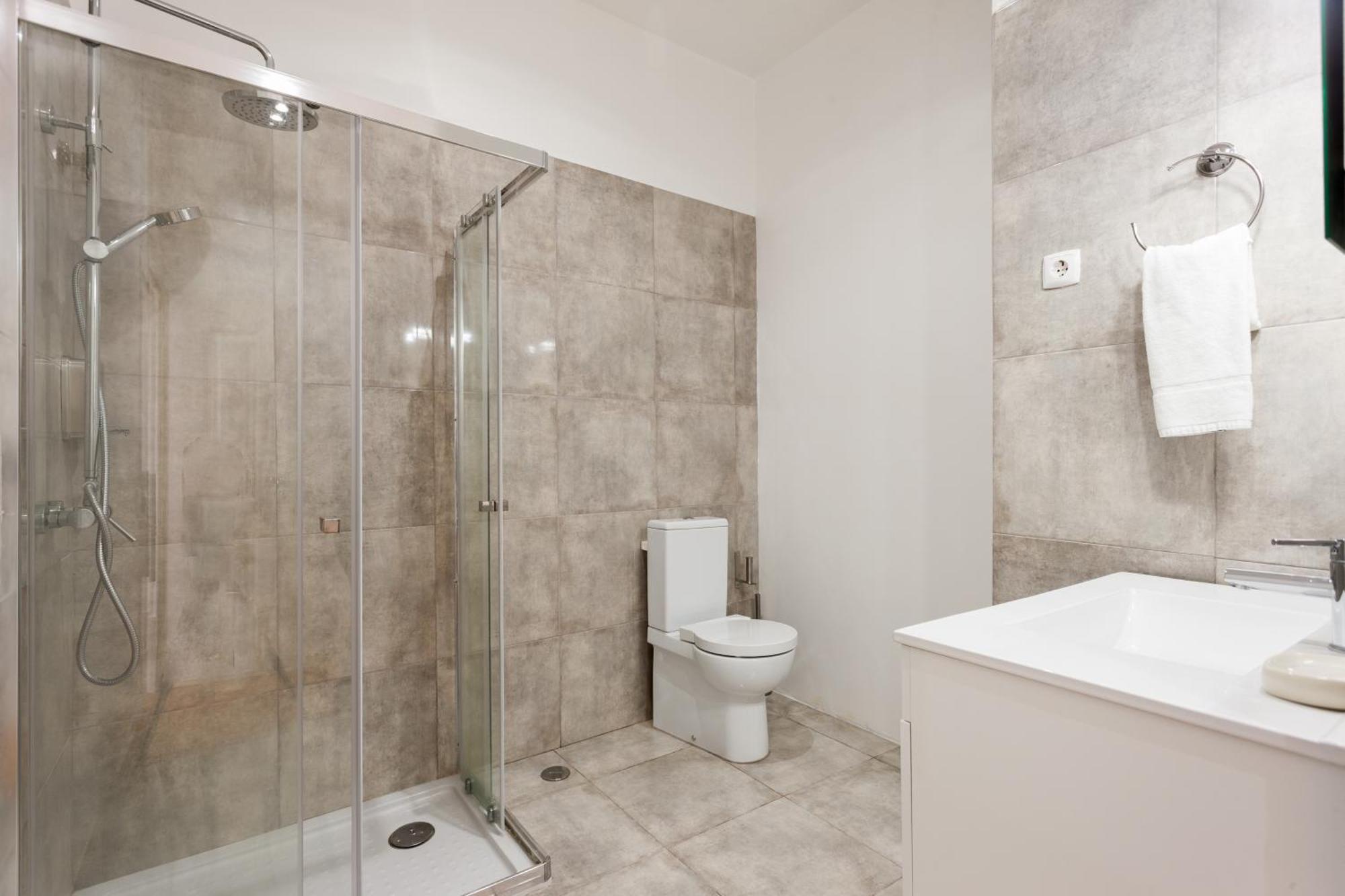 Tejo Vintage Three-bedroom - By Lu Holidays *