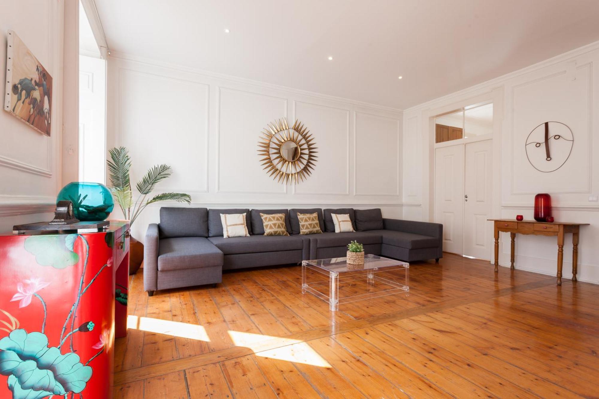 Tejo Vintage Three-bedroom - By Lu Holidays Apartment