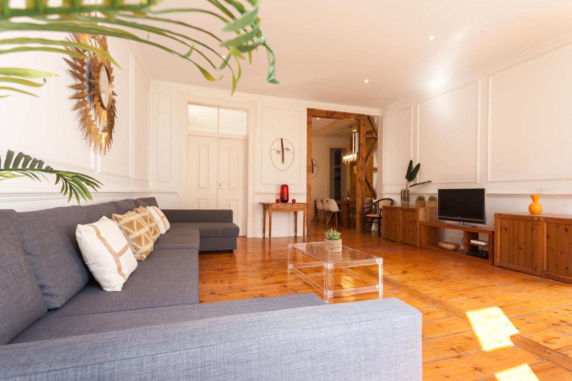 Tejo Vintage Three-bedroom - By Lu Holidays * Lisbon