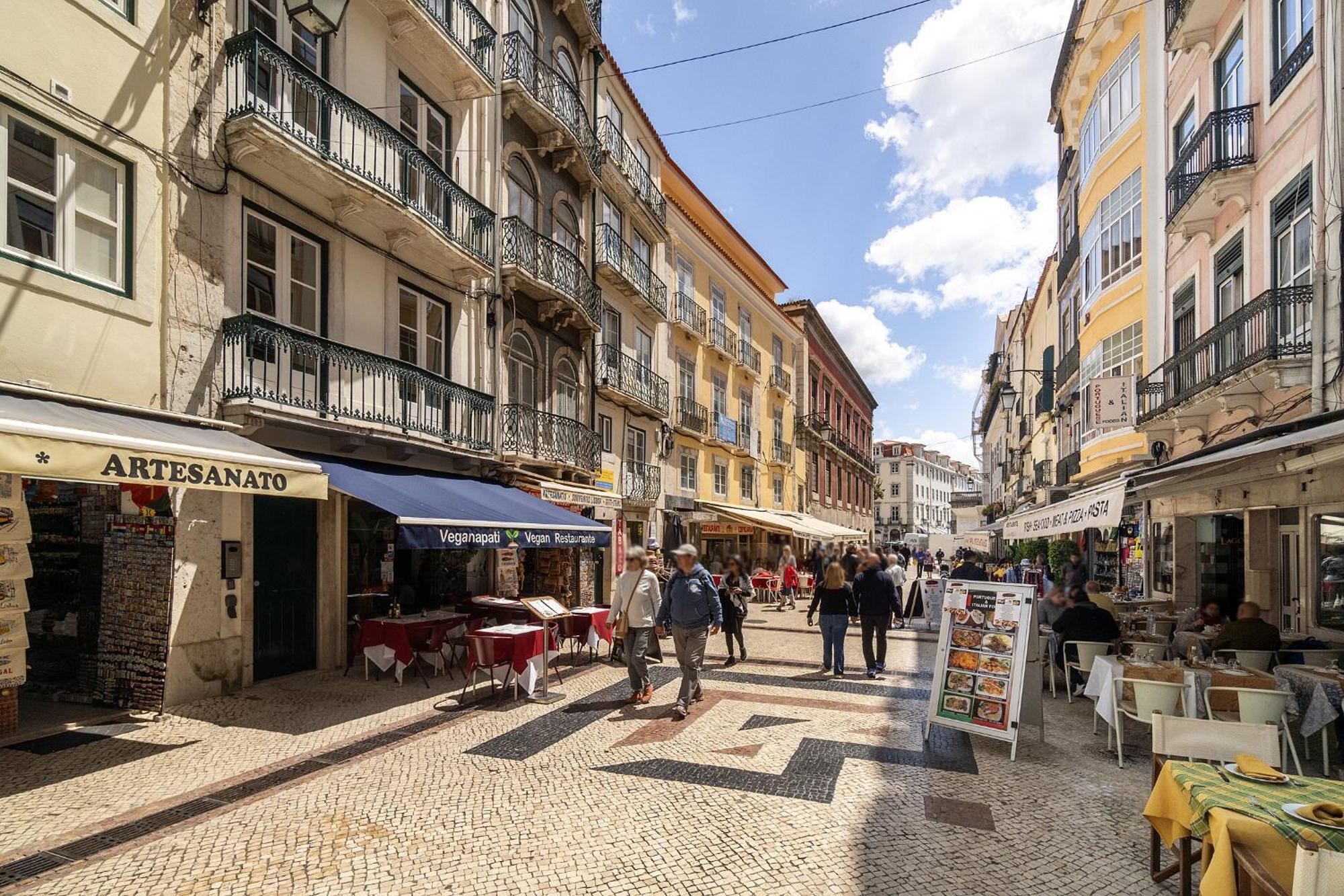 Whome Lisbon's Heartbeat Your Premier Address For Explorers Holiday home