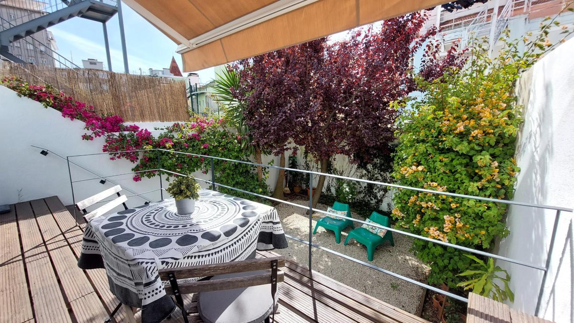 With Private Garden - Location *