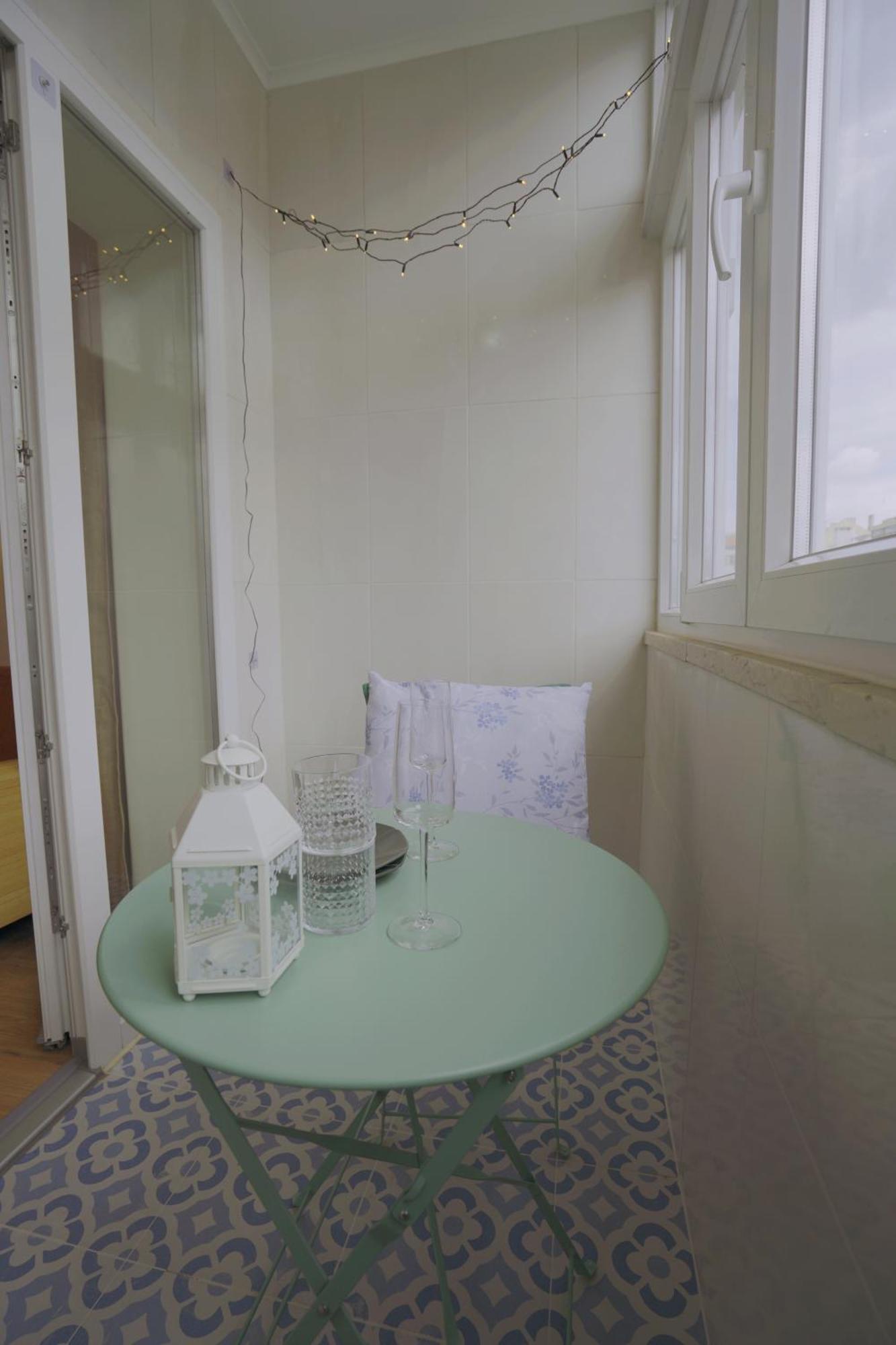 Charming 94d, Next To Metro Apartment Lisbon