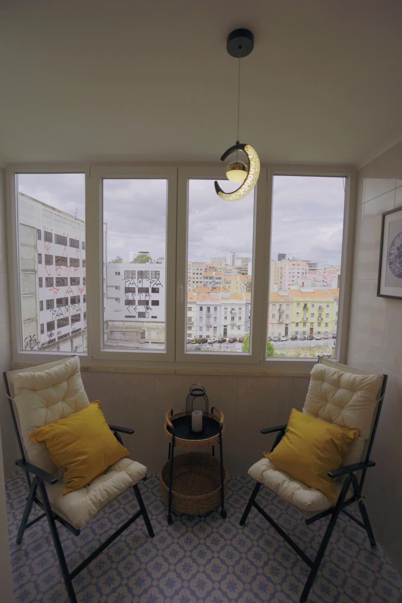 Apartment Charming 94d, Next To Metro Lisbon